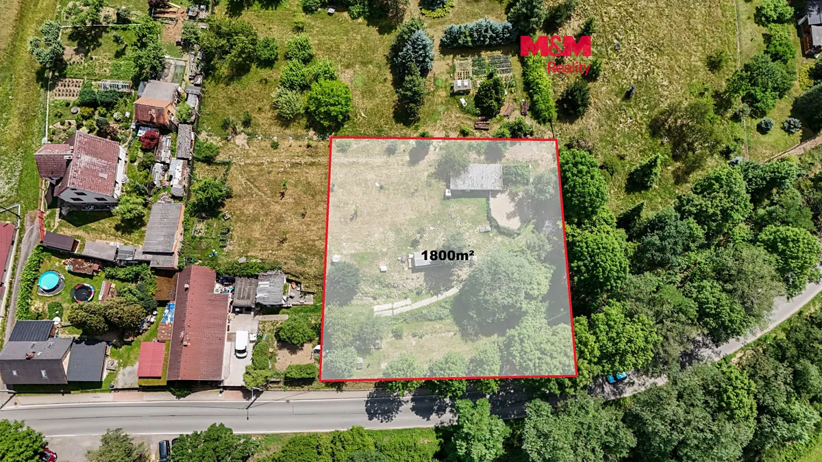 Prodej stavebního pozemku 1800 m²